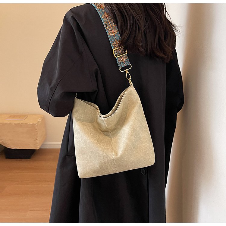 Women's PU Leather Wide Woven Strap Shoulder Bag detail 22