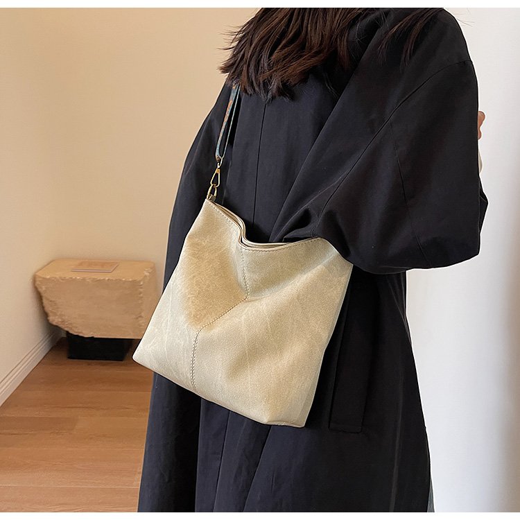 Women's PU Leather Wide Woven Strap Shoulder Bag detail 26