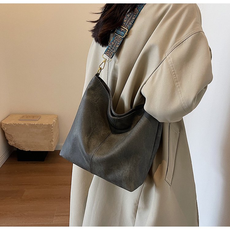 Women's PU Leather Wide Woven Strap Shoulder Bag detail 33