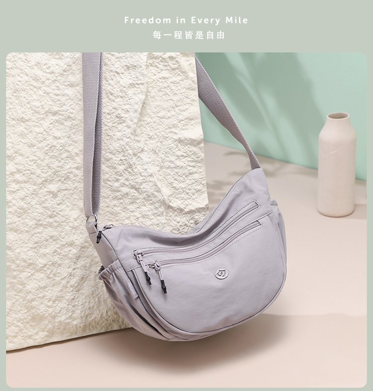 Women's Soft Everyday Nylon Shoulder Bag detail 35