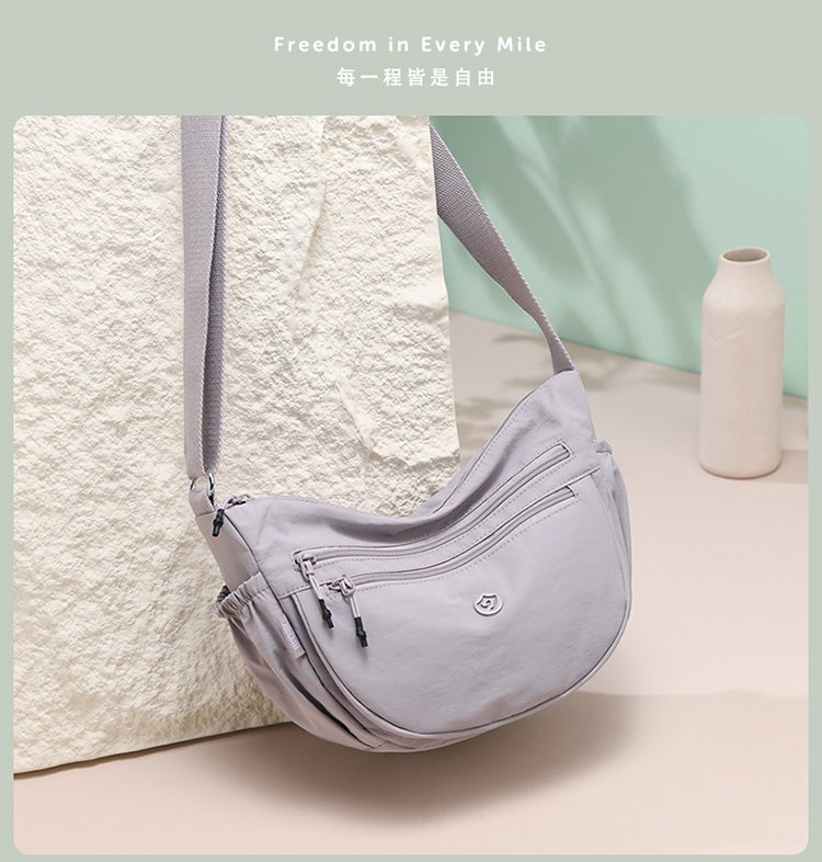 Women's Soft Everyday Nylon Shoulder Bag detail 6