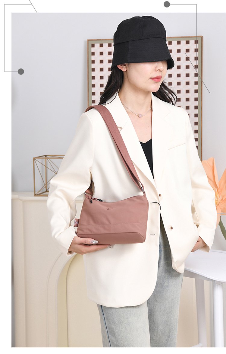 Women's Soft Everyday Nylon Shoulder Bag detail 22