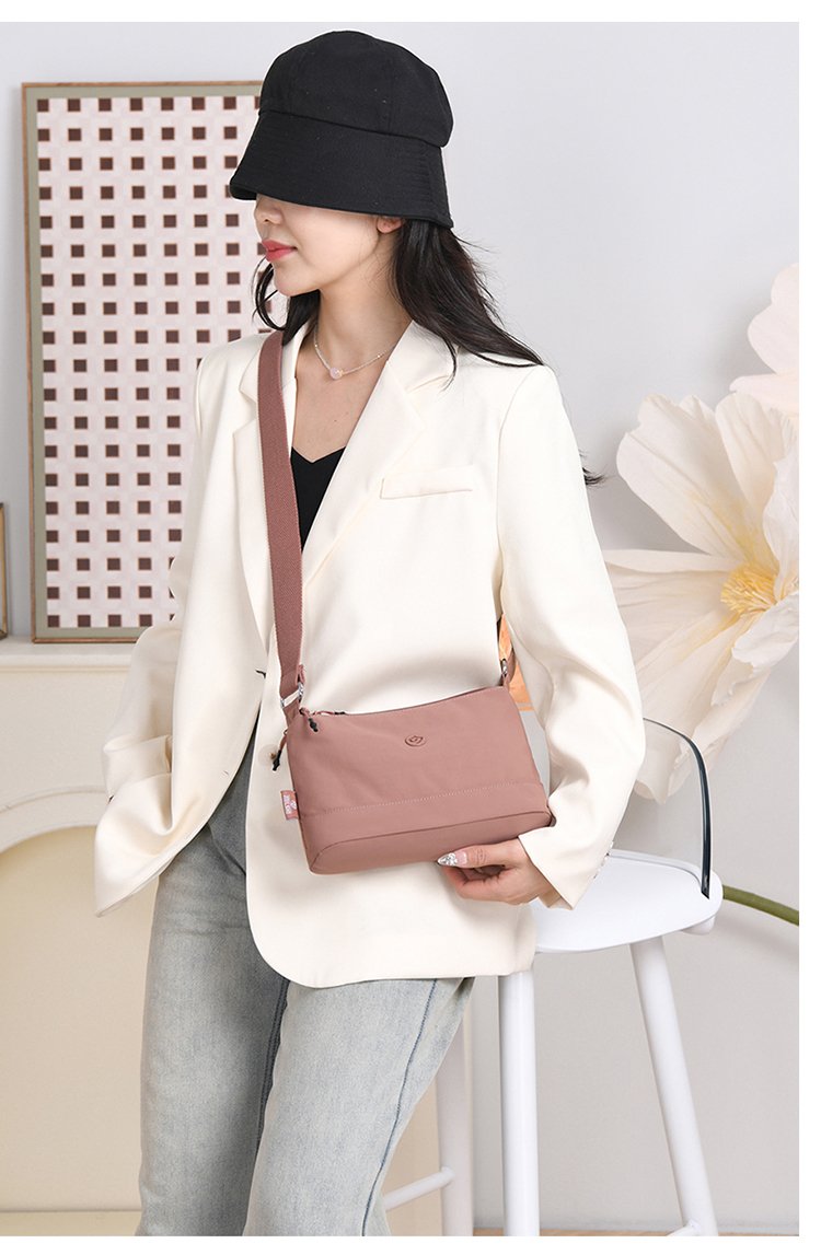 Women's Soft Everyday Nylon Shoulder Bag detail 24