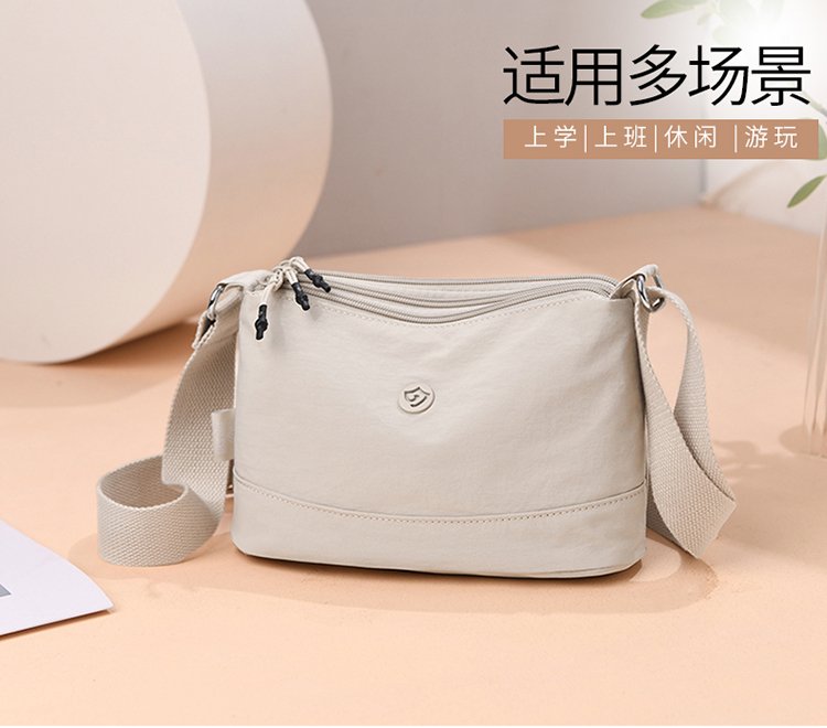 Women's Soft Everyday Nylon Shoulder Bag detail 3