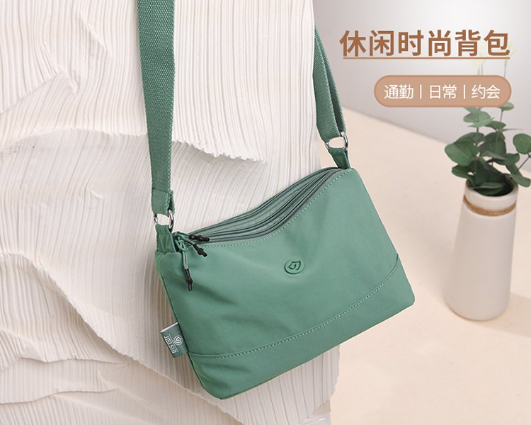 Women's Soft Everyday Nylon Shoulder Bag detail 6