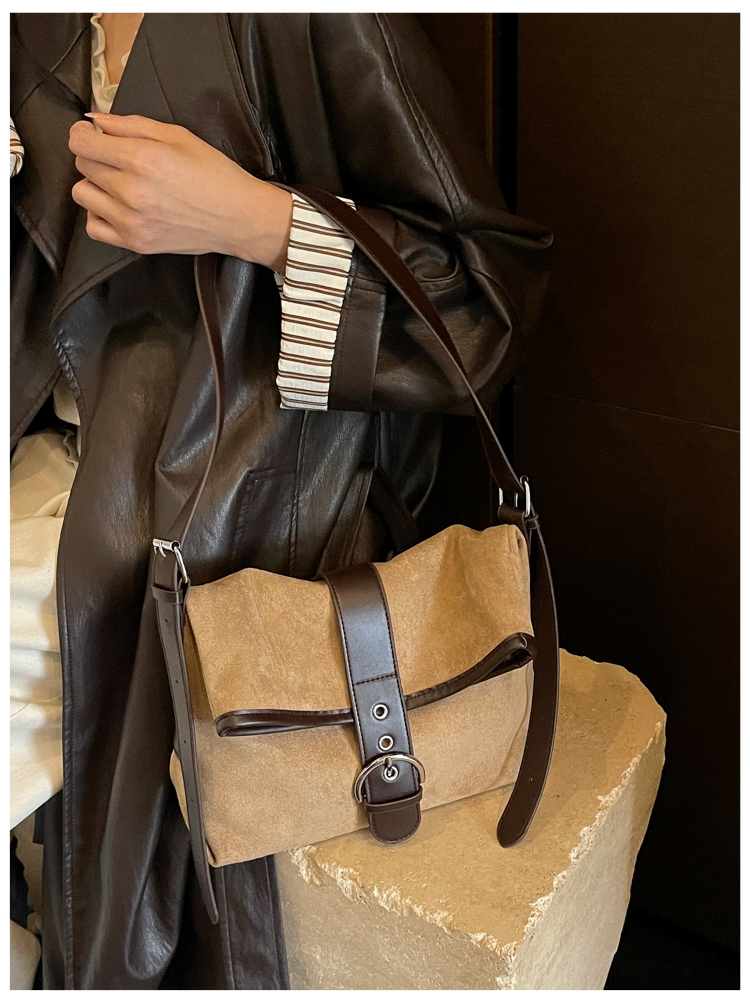 Women's Classic PU Leather Flap Crossbody Bag with Adjustable Strap detail 15