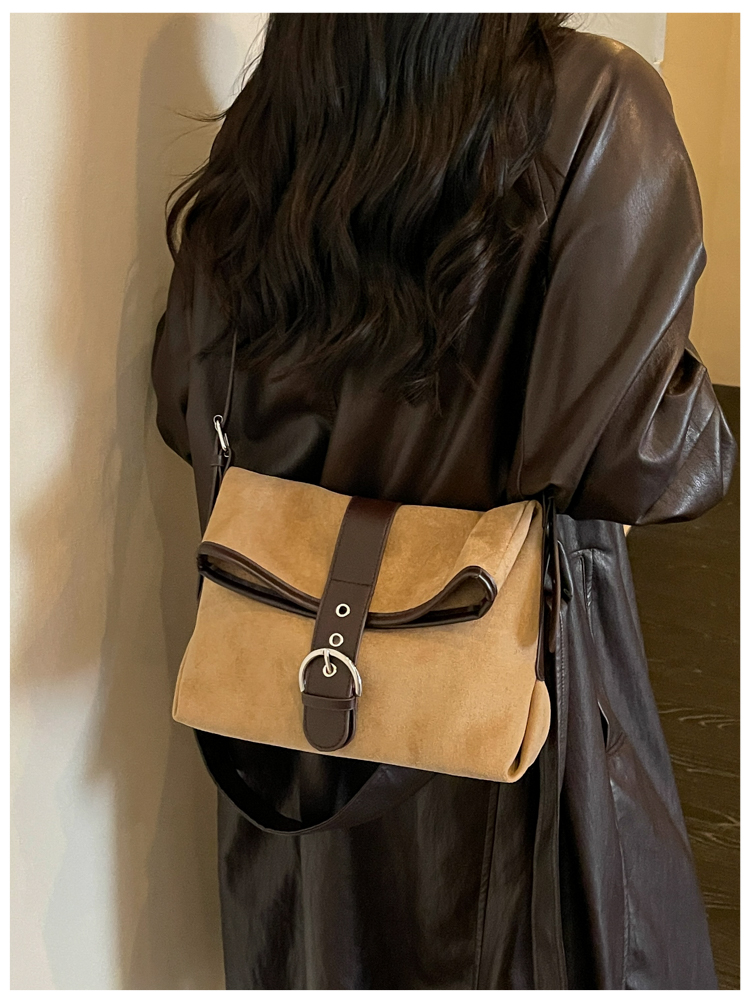 Women's Classic PU Leather Flap Crossbody Bag with Adjustable Strap detail 16