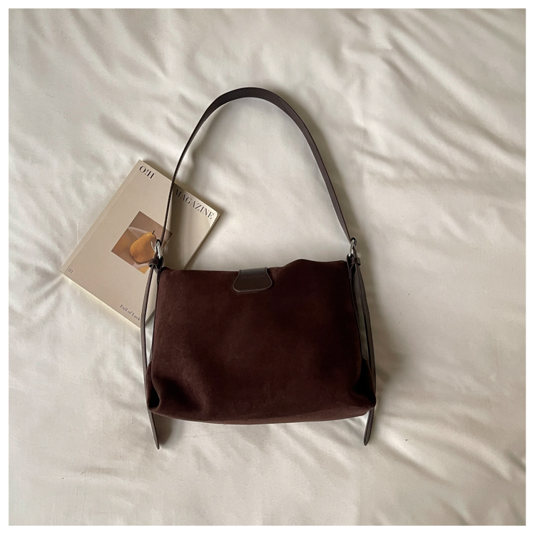 Women's Classic PU Leather Flap Crossbody Bag with Adjustable Strap detail 6