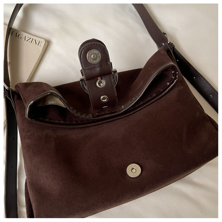 Women's Classic PU Leather Flap Crossbody Bag with Adjustable Strap detail 7