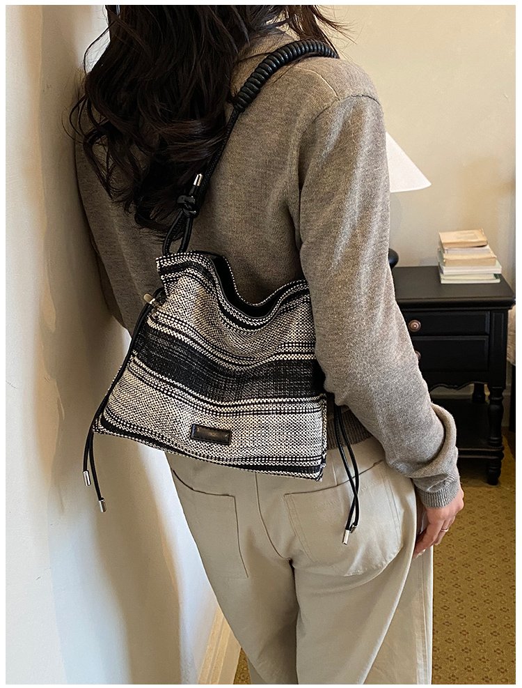 Women's Relaxed Fabric Shoulder Bag with Magnetic Snap detail 12