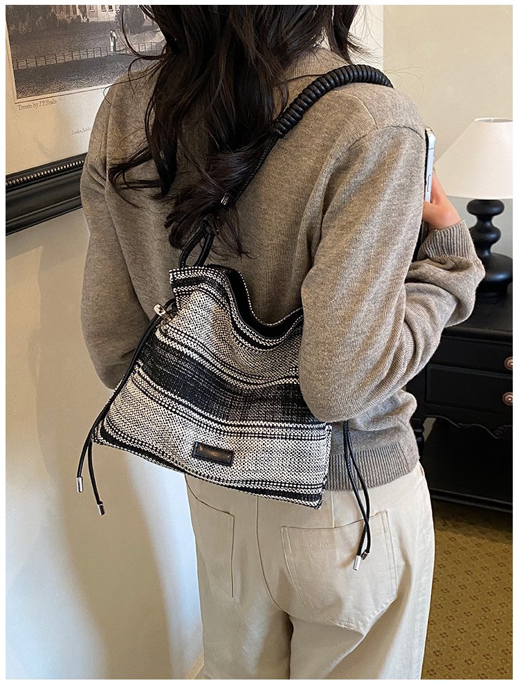 Women's Relaxed Fabric Shoulder Bag with Magnetic Snap detail 20