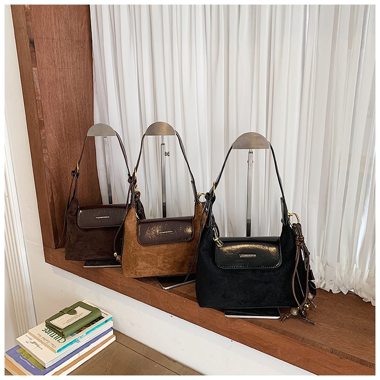 Women's Professional PU Leather Crossbody Bag with Zipper detail 4