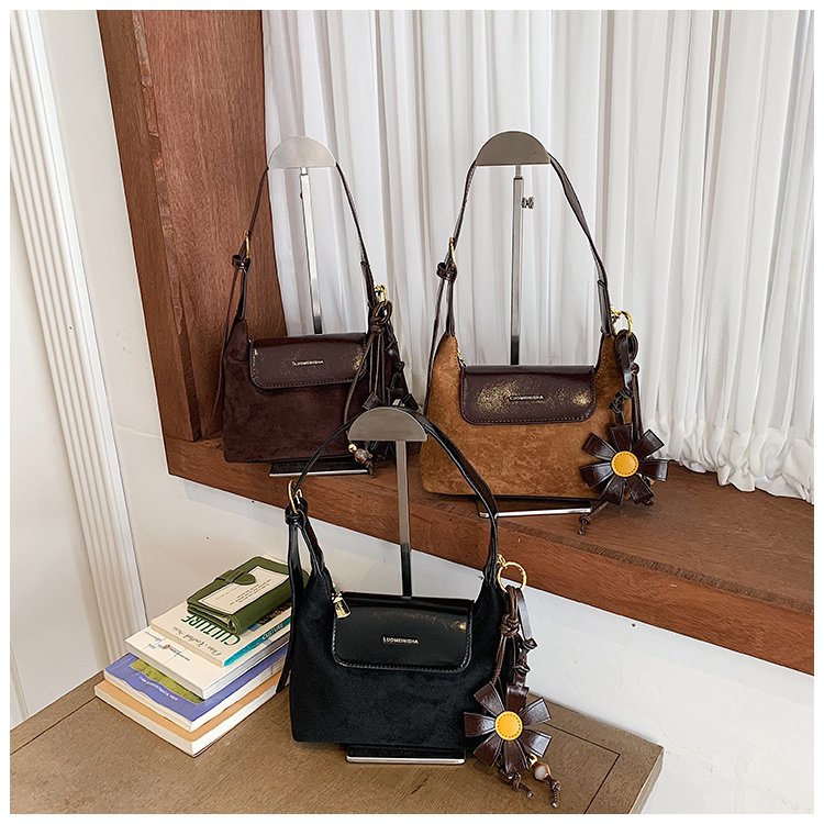 Women's Professional PU Leather Crossbody Bag with Zipper detail 5