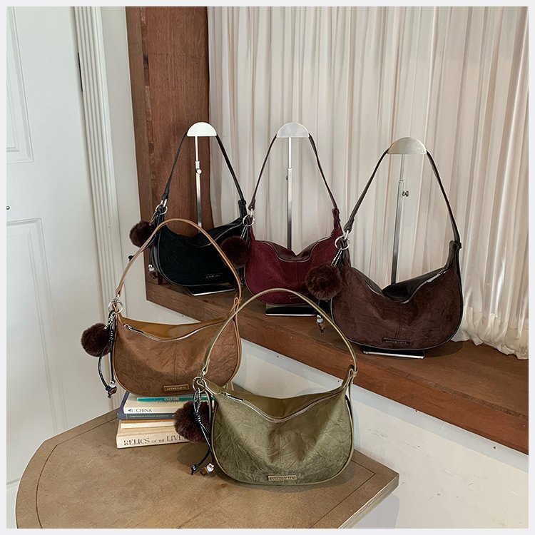 Women's Versatile PU Leather Dumpling Shoulder Bag with Zipper detail 3