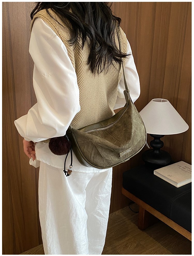 Women's Versatile PU Leather Dumpling Shoulder Bag with Zipper detail 38