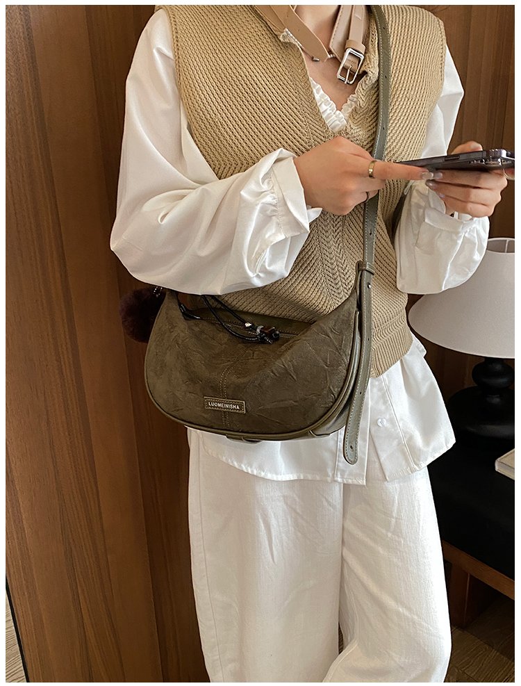 Women's Versatile PU Leather Dumpling Shoulder Bag with Zipper detail 39