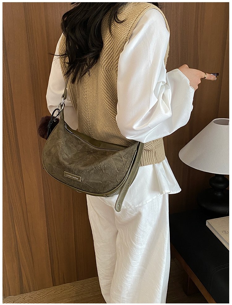 Women's Versatile PU Leather Dumpling Shoulder Bag with Zipper detail 40