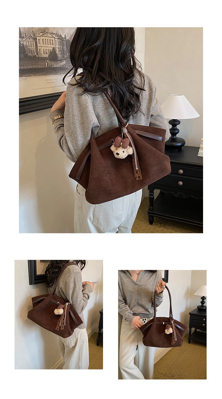 Women's Chic PU Leather Shell Shoulder Bag with Zipper detail 10