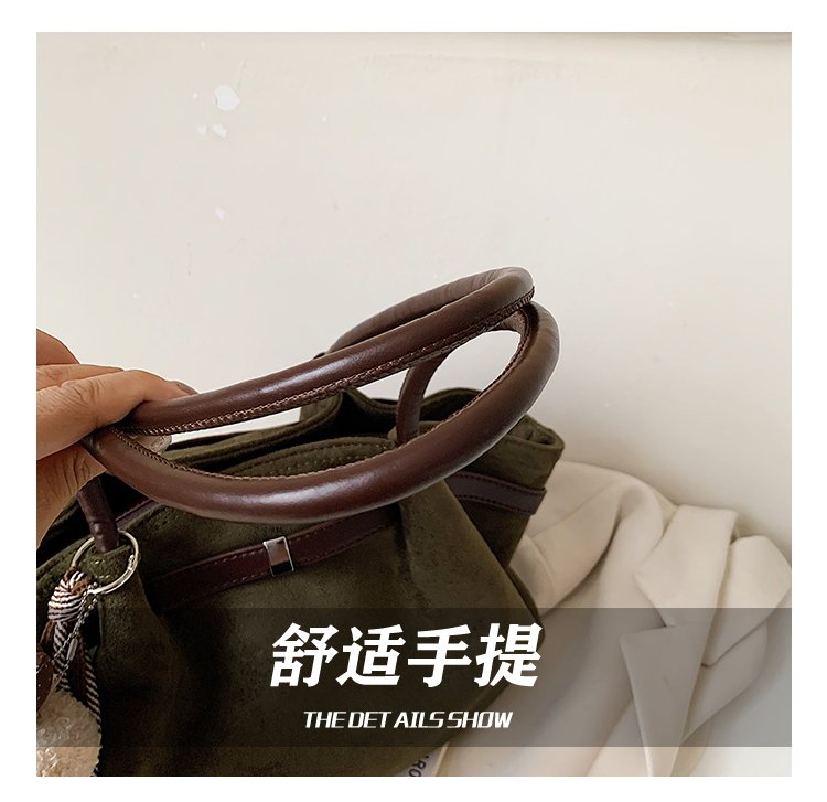 Women's Chic PU Leather Shell Shoulder Bag with Zipper detail 14