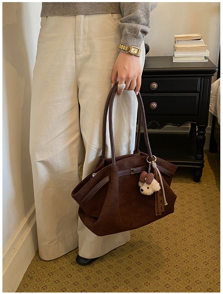 Women's Chic PU Leather Shell Shoulder Bag with Zipper detail 17