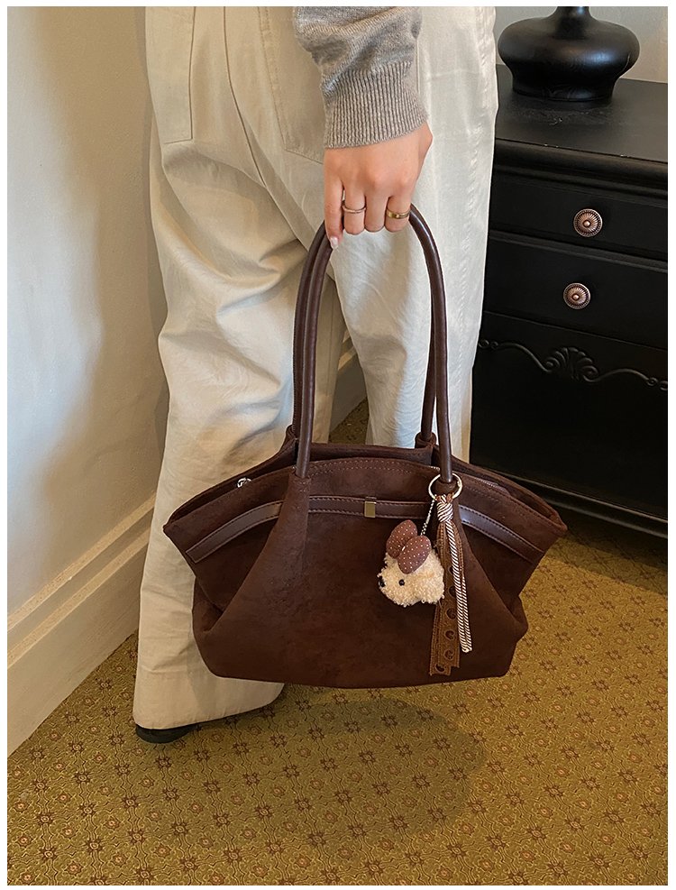 Women's Chic PU Leather Shell Shoulder Bag with Zipper detail 19
