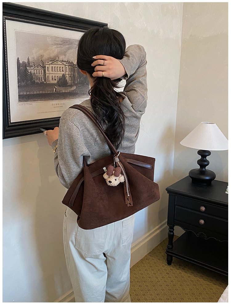 Women's Chic PU Leather Shell Shoulder Bag with Zipper detail 26