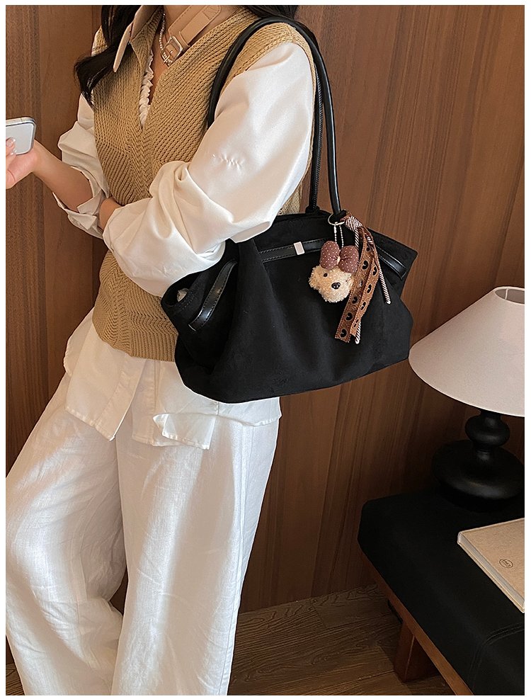 Women's Chic PU Leather Shell Shoulder Bag with Zipper detail 36