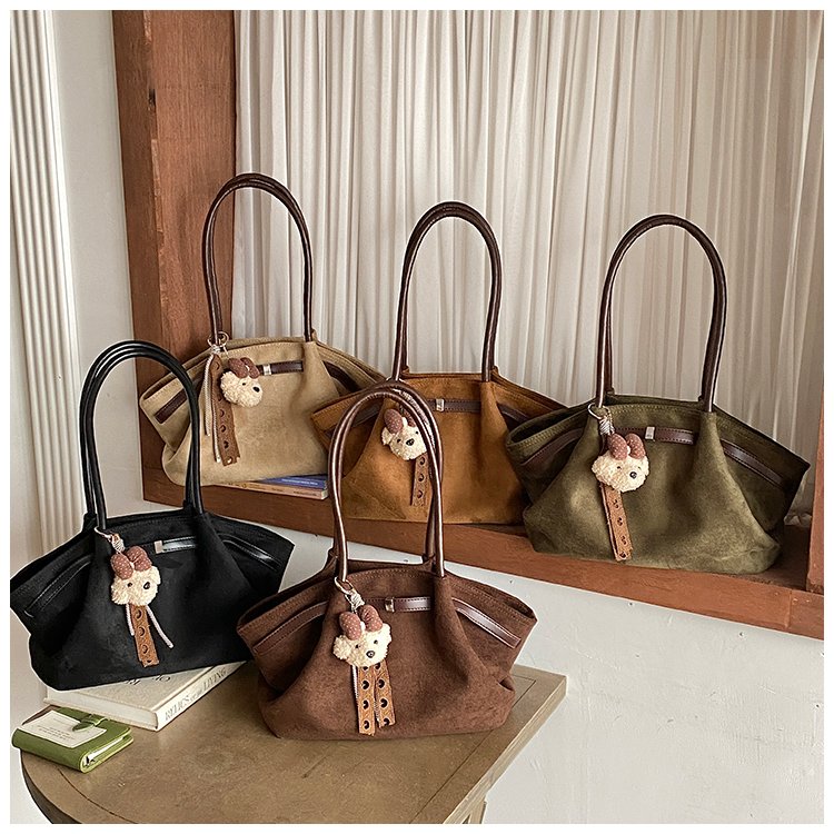 Women's Chic PU Leather Shell Shoulder Bag with Zipper detail 3