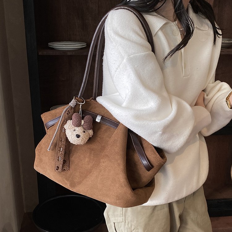 Women's Chic PU Leather Shell Shoulder Bag with Zipper view 1