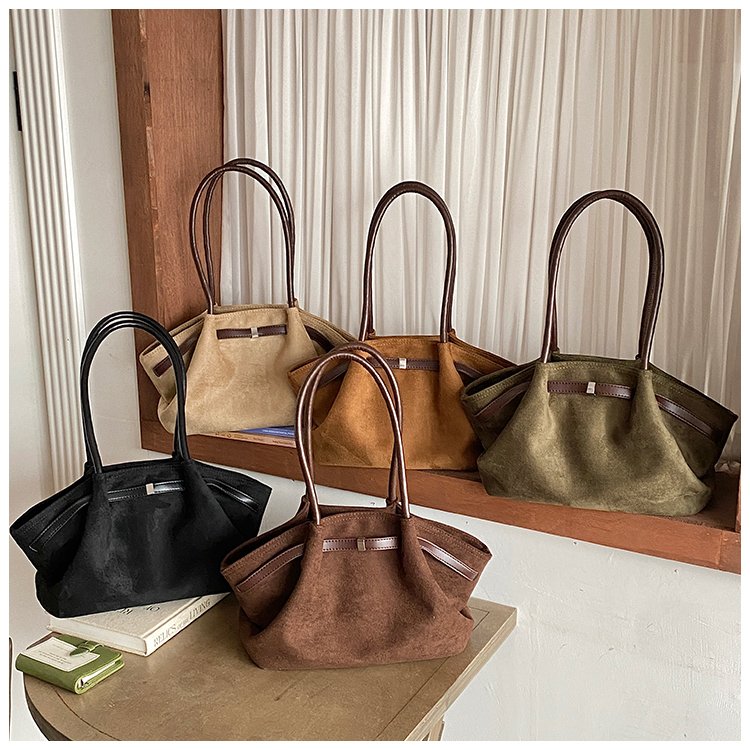 Women's Chic PU Leather Shell Shoulder Bag with Zipper detail 5