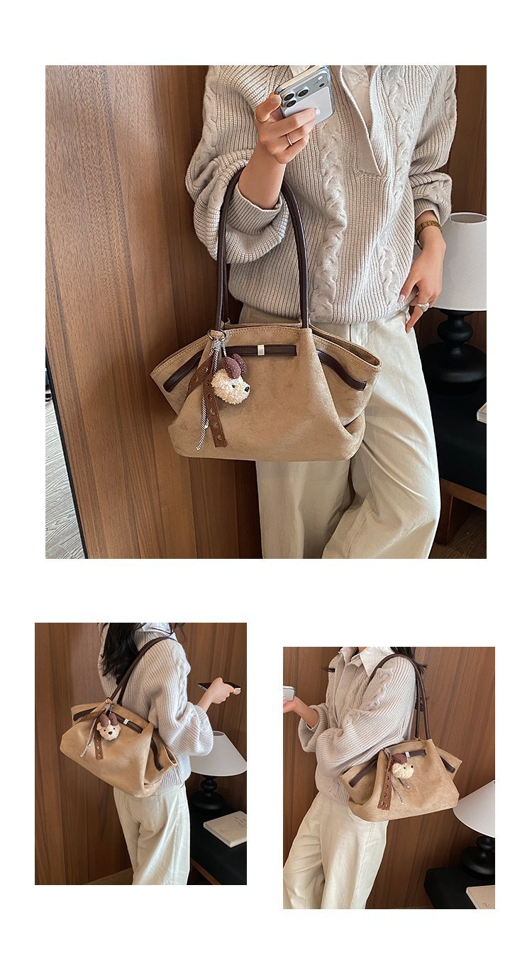 Women's Chic PU Leather Shell Shoulder Bag with Zipper detail 8