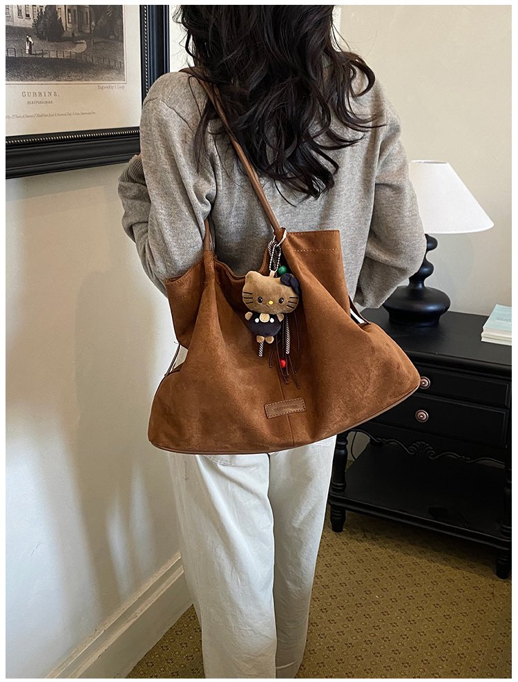 Women's Timeless PU Leather Tote Bag with Charm with Zipper detail 36