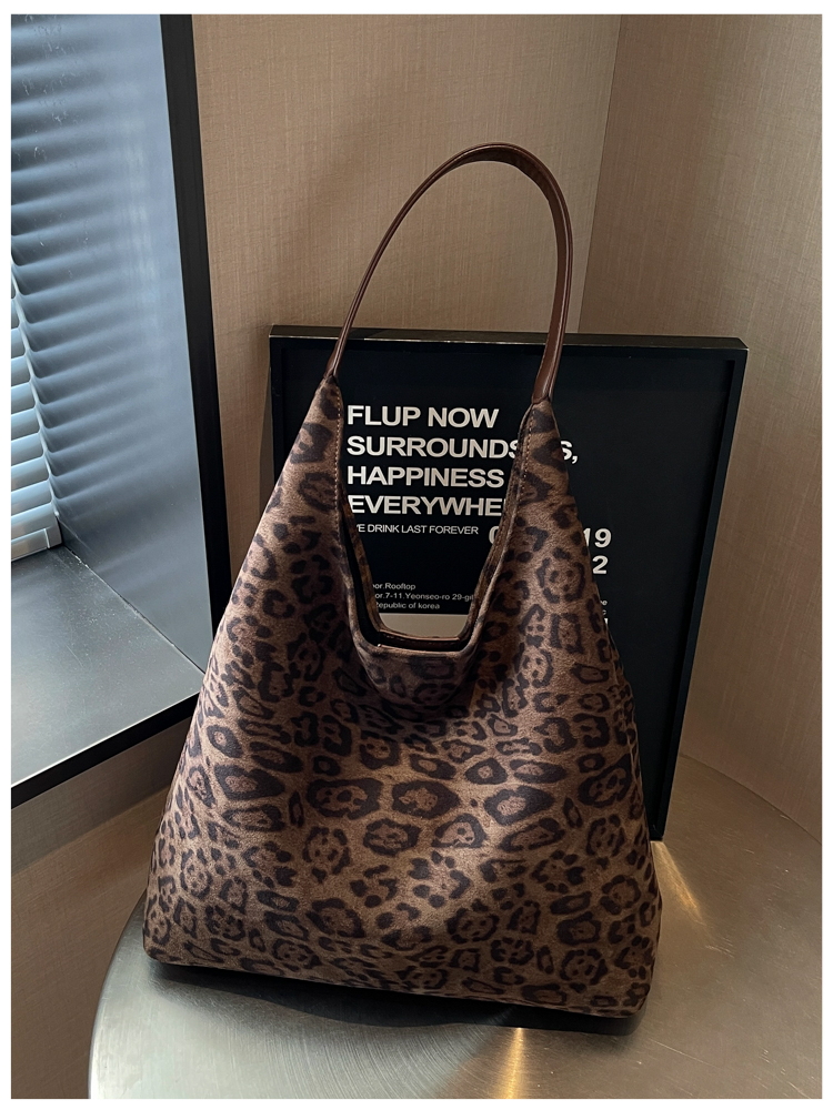 Fashion Striped PU Leather Shoulder Bag for Women detail 14