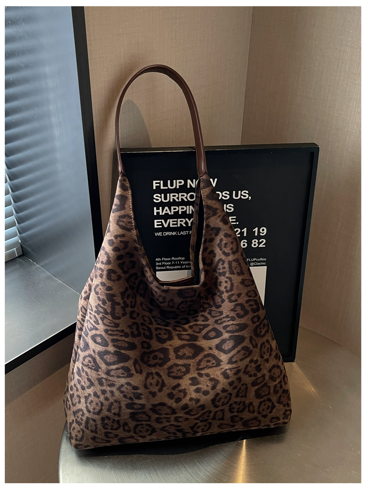 Fashion Striped PU Leather Shoulder Bag for Women detail 15