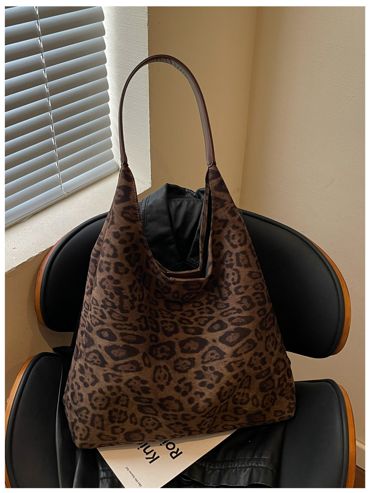 Fashion Striped PU Leather Shoulder Bag for Women detail 17