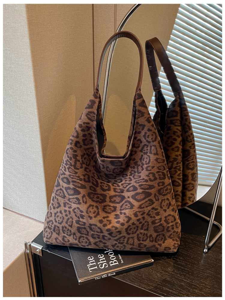 Fashion Striped PU Leather Shoulder Bag for Women detail 19