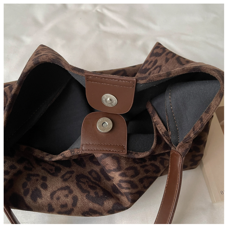 Fashion Striped PU Leather Shoulder Bag for Women detail 5
