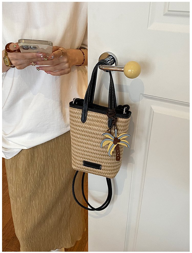 Women's Straw Woven Basket Bucket Bag detail 40