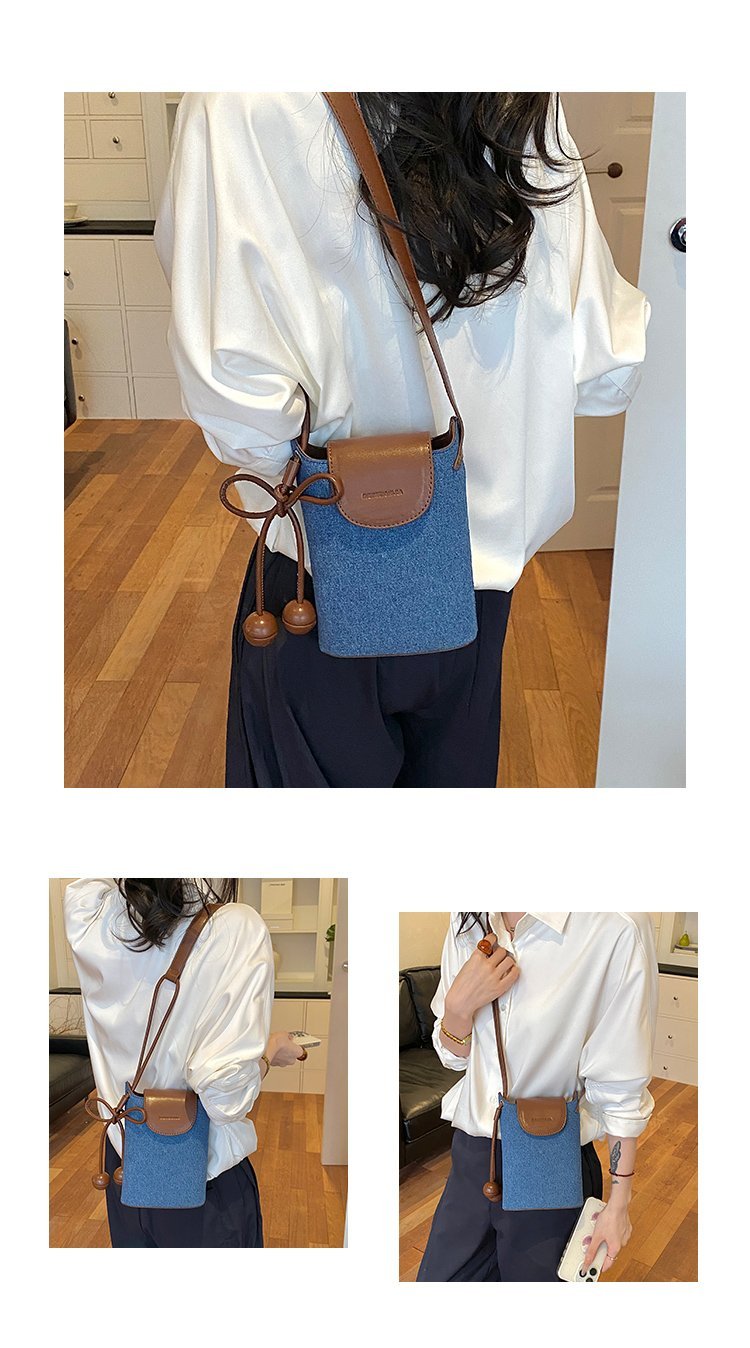 Women's PU Leather Woven Phone Bag detail 12