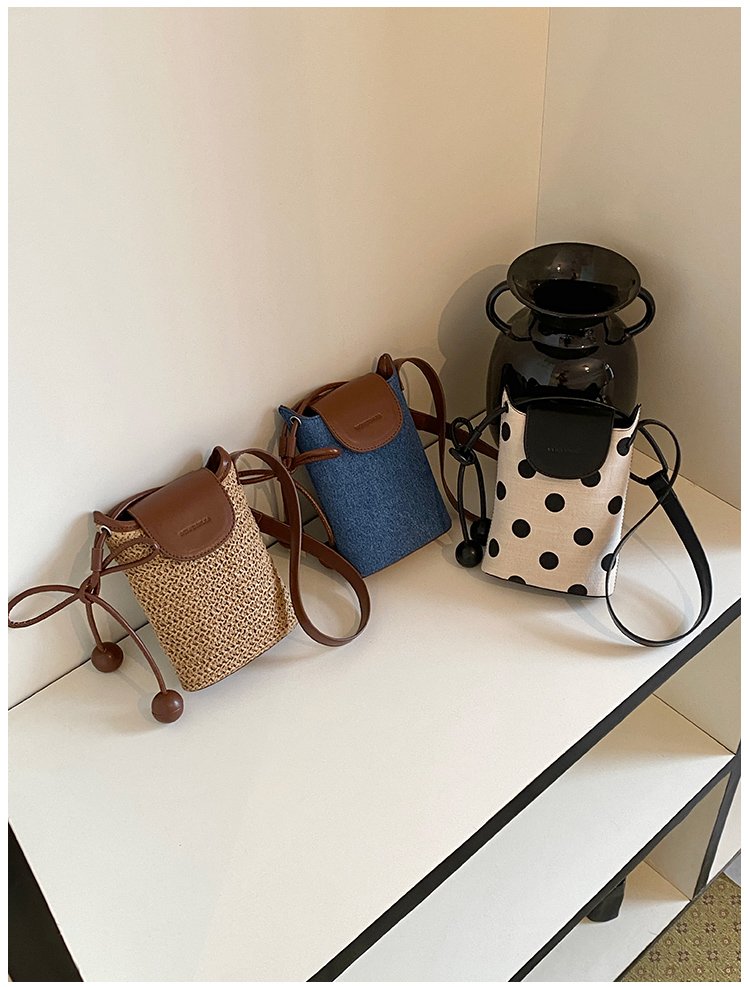 Women's PU Leather Woven Phone Bag detail 1