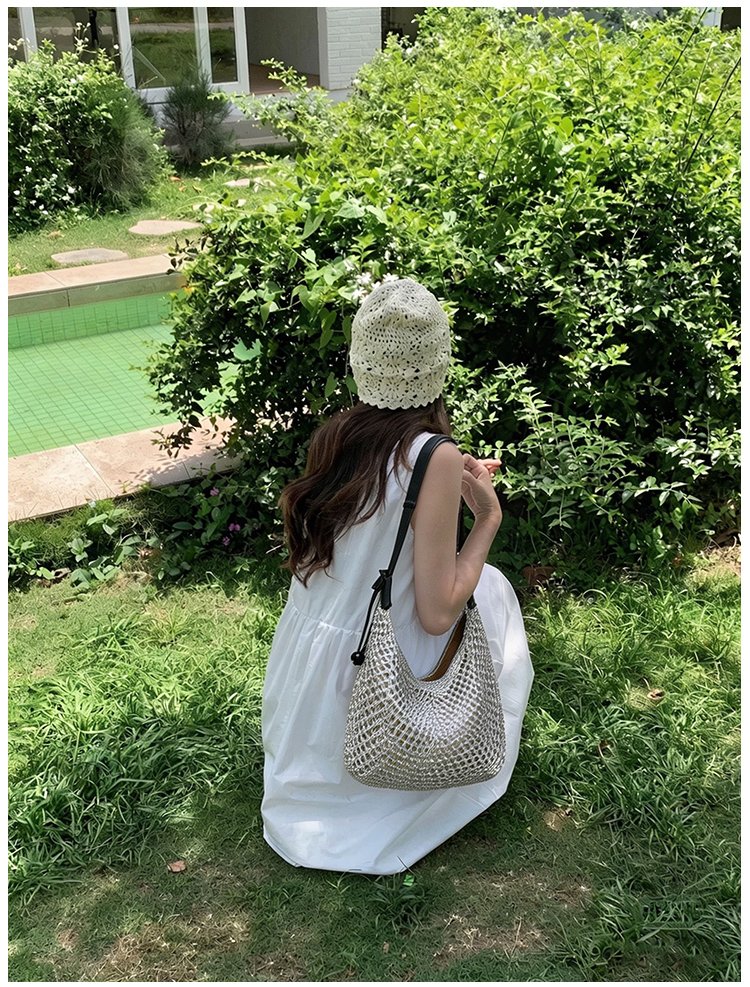 Women's Straw Woven Slouch Shoulder Bag detail 11