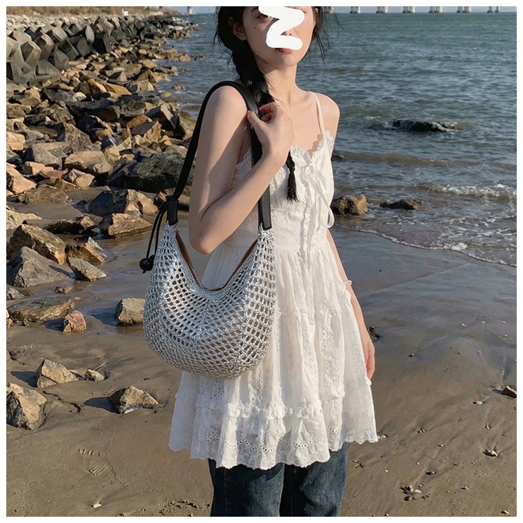 Women's Straw Woven Slouch Shoulder Bag detail 14