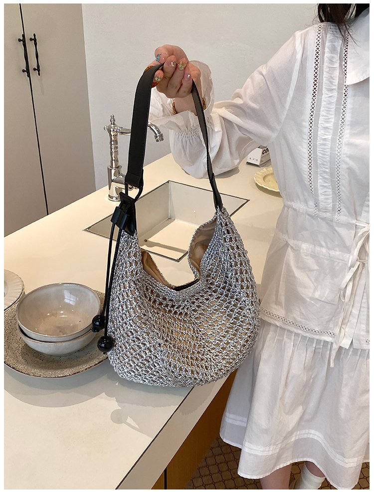 Women's Straw Woven Slouch Shoulder Bag detail 15