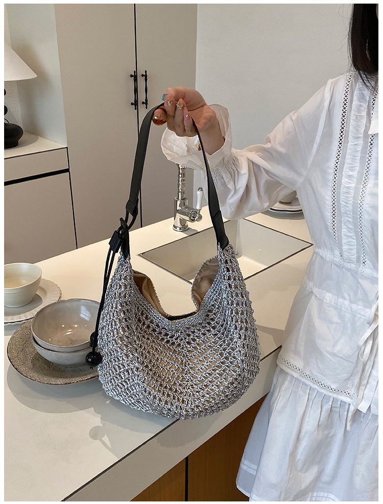 Women's Straw Woven Slouch Shoulder Bag detail 16