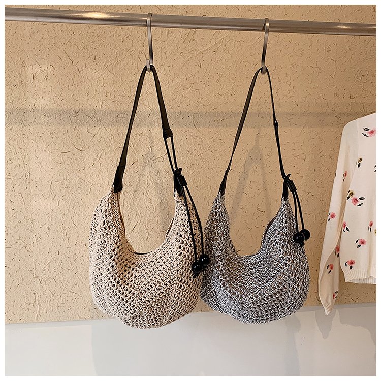 Women's Straw Woven Slouch Shoulder Bag detail 2