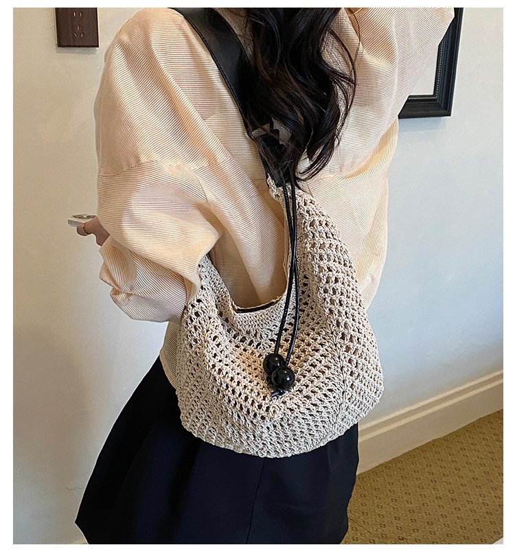 Women's Straw Woven Slouch Shoulder Bag detail 3